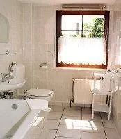 Zum Nussbaum Guest house 3*